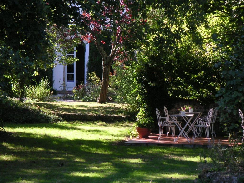 Bed and Breakfast Domaine De Bassibe Segos Экстерьер фото